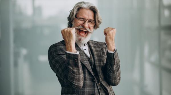 Pensie anticipată fără PENALIZARE. Deputații au mai MODIFICAT ceva