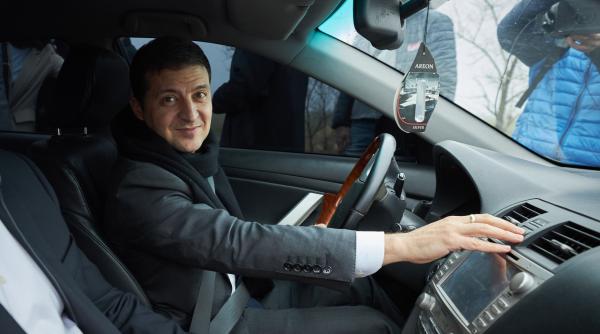 Depistat pozitiv, președintele Ucrainei, internat de urgență la spital