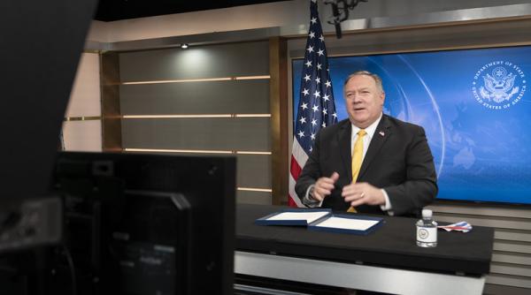 Mike Pompeo a DISCUTAT cu negociatorii TALIBANI