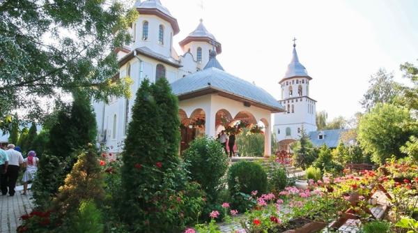 Raiul din ''Mănăstirea fotbaliştilor''. Cum arată locul în care te liniștești de cum intri FOTO