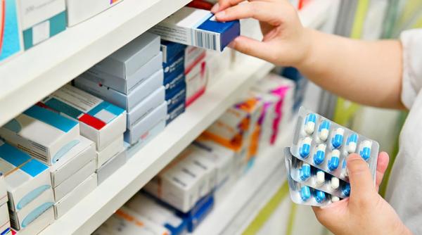 Coronavirus: Agenţia europeană de reglementare cere companiilor farmaceutice să studieze eficacitatea şi siguranţa vaccinurilor pe termen lung