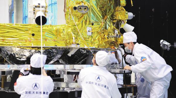 China s-a dus să sape pe Lună. Robotul a aselenizat VIDEO