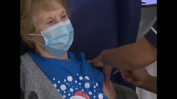 PRIMA persoană din LUME căreia i s-a administrat vaccinul Pfizer