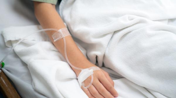 AVERTISMENT! Reacții PERICULOASE la vaccinul din Marea Britanie