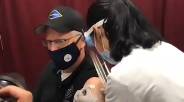 Șeful Pentagonului s-a vaccinat anti-covid