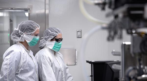 Covid-19. O mare companie de țigarete dezvoltă un vaccin din frunze de tutun