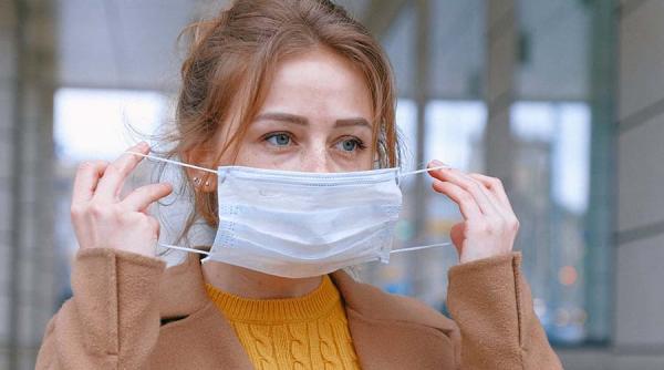 Cine și cum te poate scuti de purtatul măștii la locul de muncă