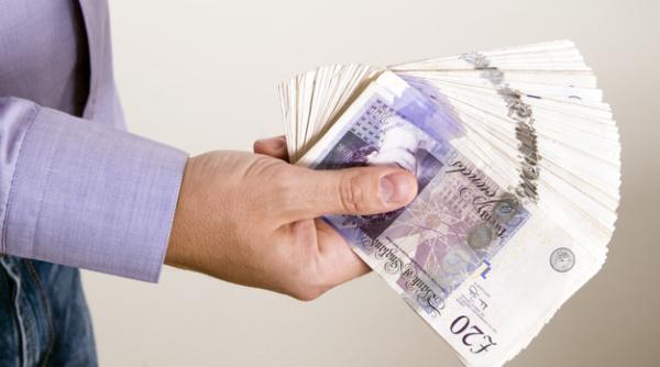 Vrei să CÂȘTIGI 4000 de lire sterline? Lasă-te INFECTAT