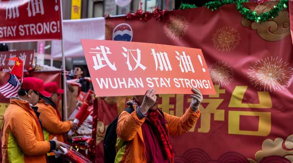 Wuhan a petrecut în stradă trecerea în 2021 la un an de la declararea pandemiei