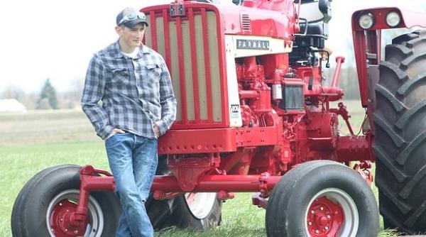 Agricultorii, lăsați fără o primă CONSISTENTĂ. Altă măsură AMÂNATĂ