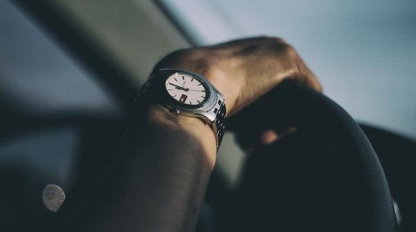 Oamenii de afaceri americani RIDICĂ tonul: Gata, este TIMPUL