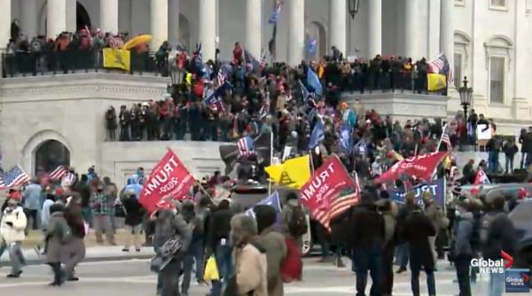 Tentativă de lovitură de stat în SUA? Susținătorii lui Trump au intrat cu forța în clădirea Capitoliului