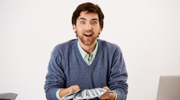 Beneficii pentru angajarea ȘOMERILOR. Câți BANI primesc angajatorii