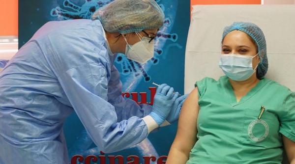 Vaccinare anti-COVID în România. Programare pentru etapa a doua