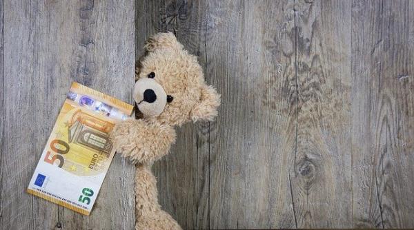 Scandal pe ALOCAȚII! Guvernul a demisionat în bloc