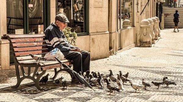 Calculați-vă singuri PENSIA! Cât veți încasa în acest caz