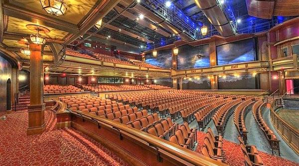 Poftiți în sală! Se redeschid teatrele, cinematografele în București