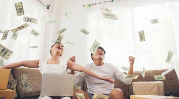 Horoscopul BANILOR. Această ZODIE se îmbogățește în acest final de lună