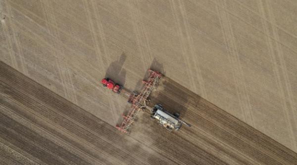 Vânzarea terenurilor agricole. Nouă lege intrată de azi în vigoare