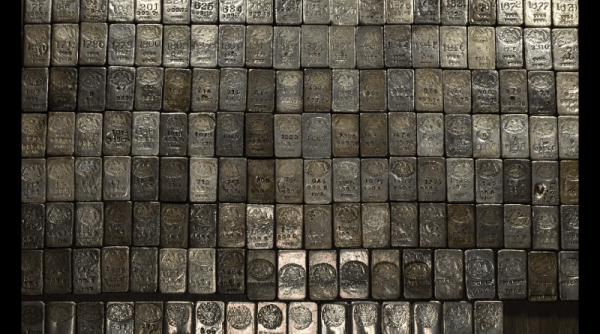 Prețul ARGINTULUI a EXPLODAT pe burse. Cum explică economiștii