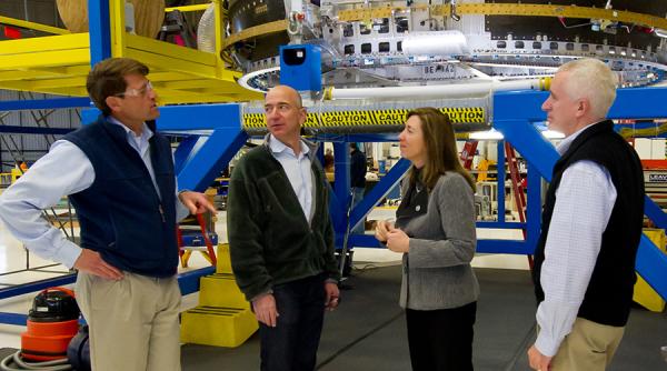 Jeff Bezos demisionează din funcția de CEO al Amazon. Cine preia șefia