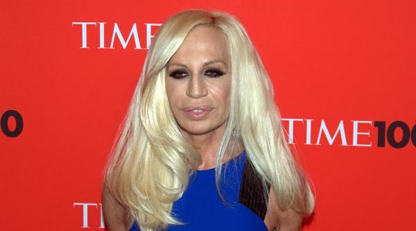 Mișcare importantă pe piața de lux. Versace se reinventează