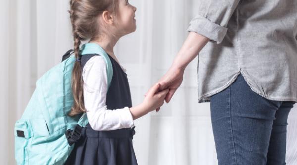 Cum trebuie să se prezinte PĂRINȚII la ȘCOALĂ. CONDIȚII