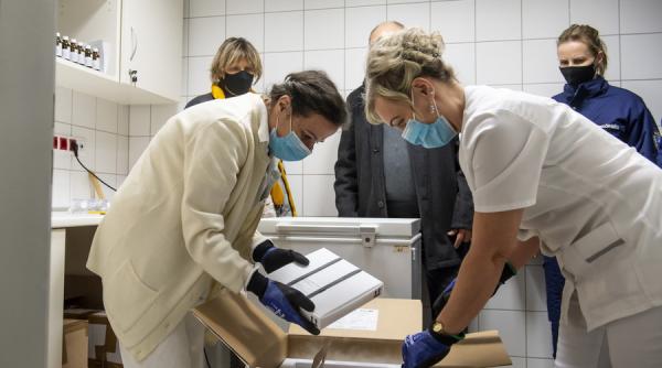 A opta tanșă de vaccinuri Pfizer/BioNTech sosește în România