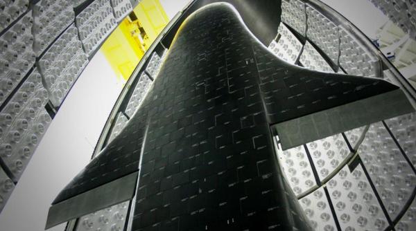 Avionul IMBATABIL: Lovește primul și controlează totul în jurul Pământului