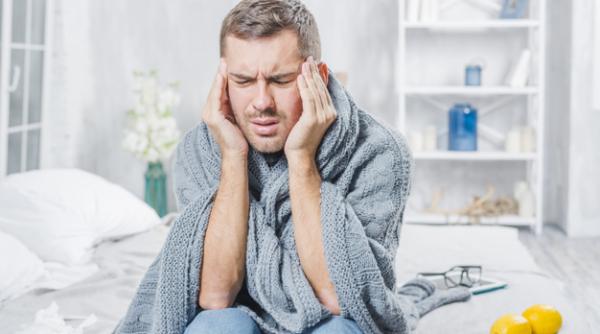 Covid-19. S-a aflat cauza pentru cel mai bizar simptom al bolii