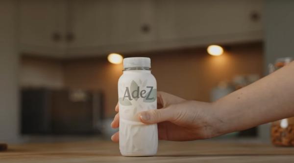 Coca-Cola introduce primele sale sticle din hârtie