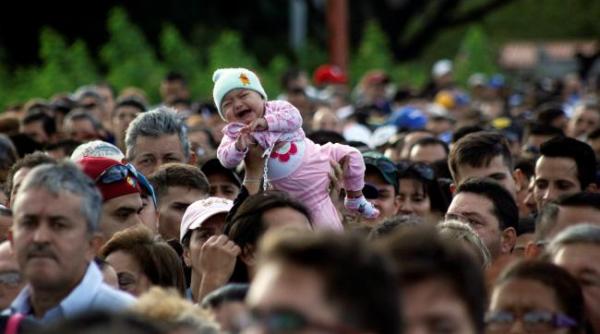 Bill Gates: Urmeză o criză a migranților mai gravă decât cea a sirienilor