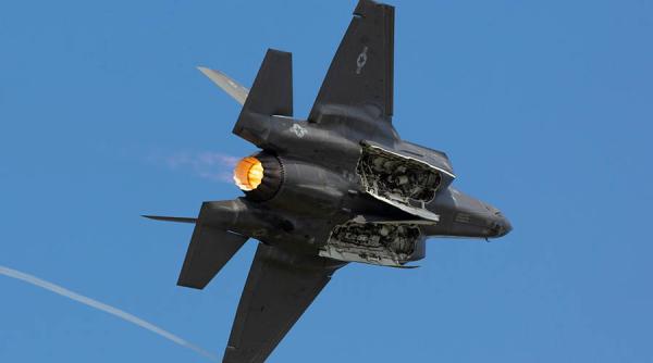 Avioane de luptă F-35. Cea mai mare amenințare nu este un proiectil