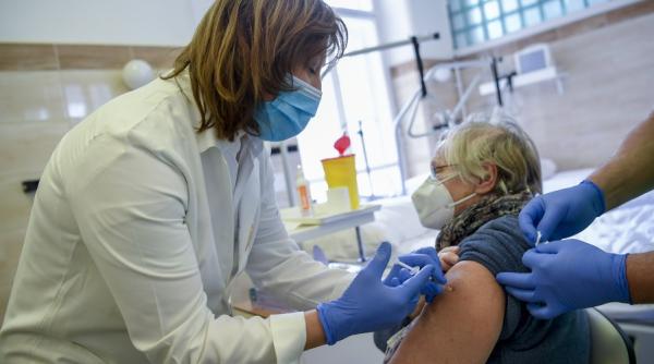 Grecia cere „un ultim efort”. S-a stabilit când vor fi vaccinați toți grecii de peste 60 de ani
