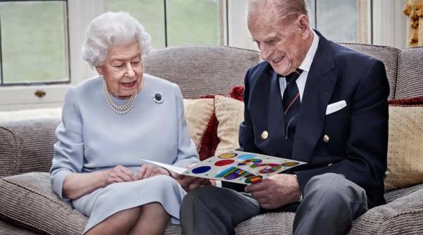 Prințul Philip rămâne în spital. ''Îi ţinem pumnii'', promite familia