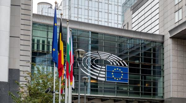 Parlamentul European trimite în judecată Comisia Europeană la CJUE