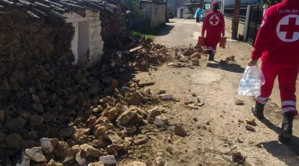 Sute de clădiri avariate în urma cutremurului major din Grecia (Foto)