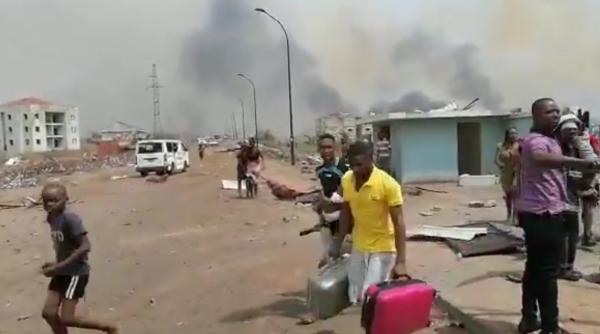 Oraș ras din temelii de explozia unui depozit de muniție (Video)