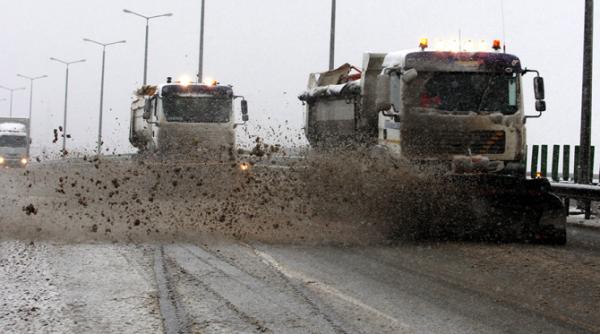 Infotrafic. Ninge pe A1, A3 și pe șoselele din sudul țării