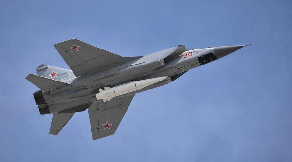 Rușii se pregătesc de război. Avioanele MiG-31 devin mai periculoase