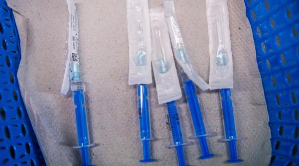 Un nou vaccin la orizont. Eficiență de peste 96%