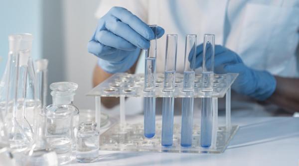 Americanii au descoperit mutații INVULNERABILE ale SARS-CoV-2