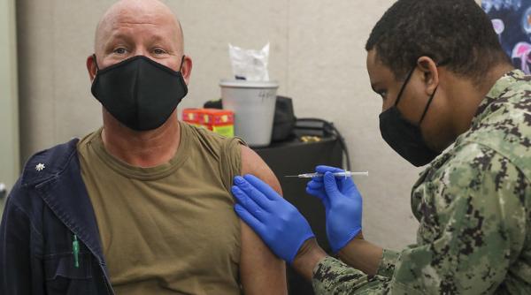 3 milioane de vaccinări pe zi în SUA. Ritmul de imunizări crește rapid