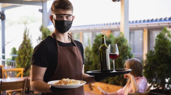 S-A TERMINAT. Ce RISCĂ restaurantele care nu RESPECTĂ restricțiile