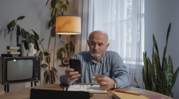 Talonul de pensie electronic. Ce li se pregătește pensionarilor