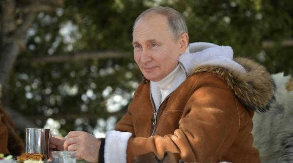 PR marca Kremlin: Putin adoră lectura. Ce cărți preferă