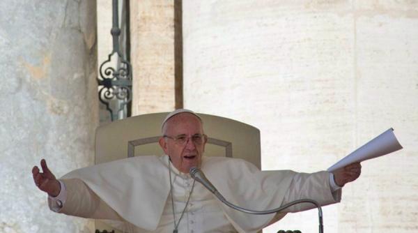 Papa Francisc, de Paştele catolic: Să nu ne pierdem niciodată speranţa