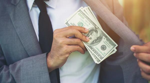 Top 10 salarii în România. Cine sunt cei care sunt cel mai bine plătiți