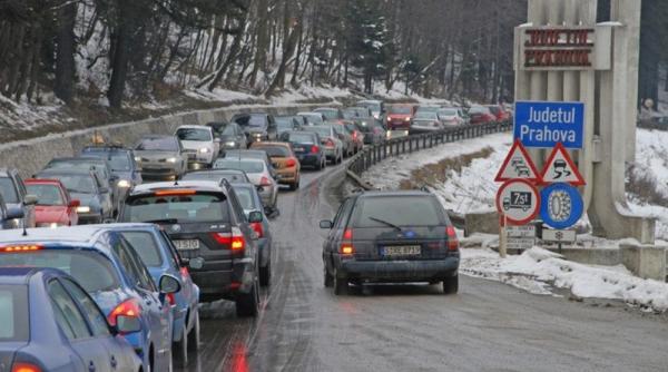 Iarna s-a întors în Brașov și Buzău. Circulația, blocată pe mai multe drumuri