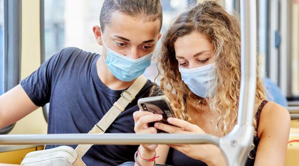 Certificatul de vaccinare. UE a stabilit când va intra în VIGOARE